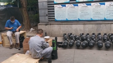 疊片污水處理器，正在裝配